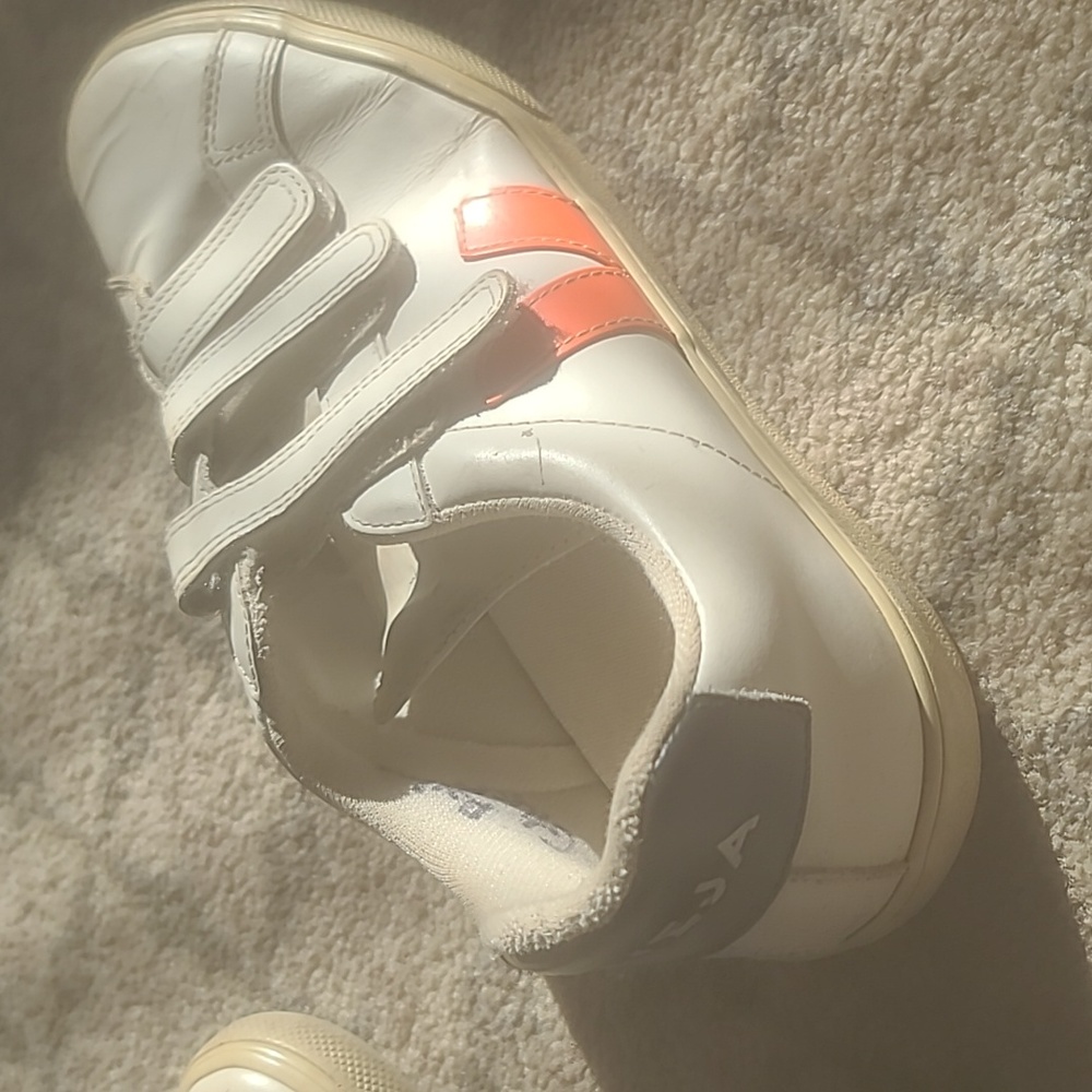 Ladies Veja sneakers